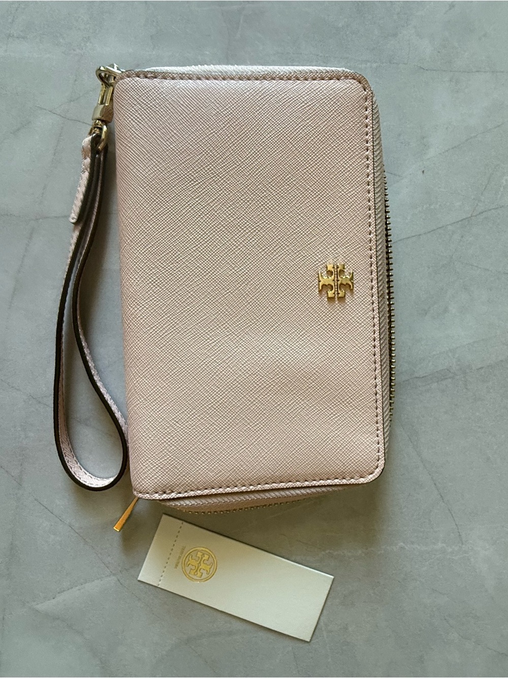 Tory Burch Robinson Saffiano Leather Wristlet – Pale Apricot Gold Logo